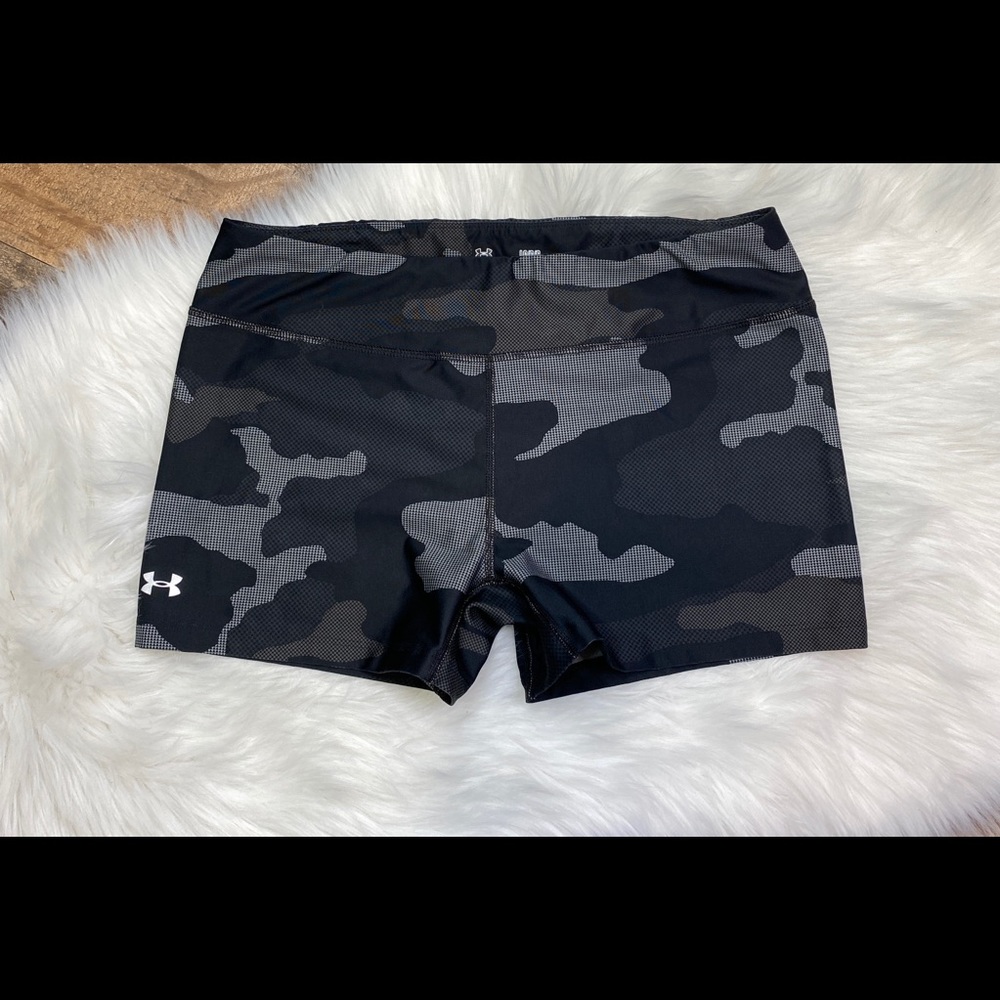 Under armour camo athletic shorts